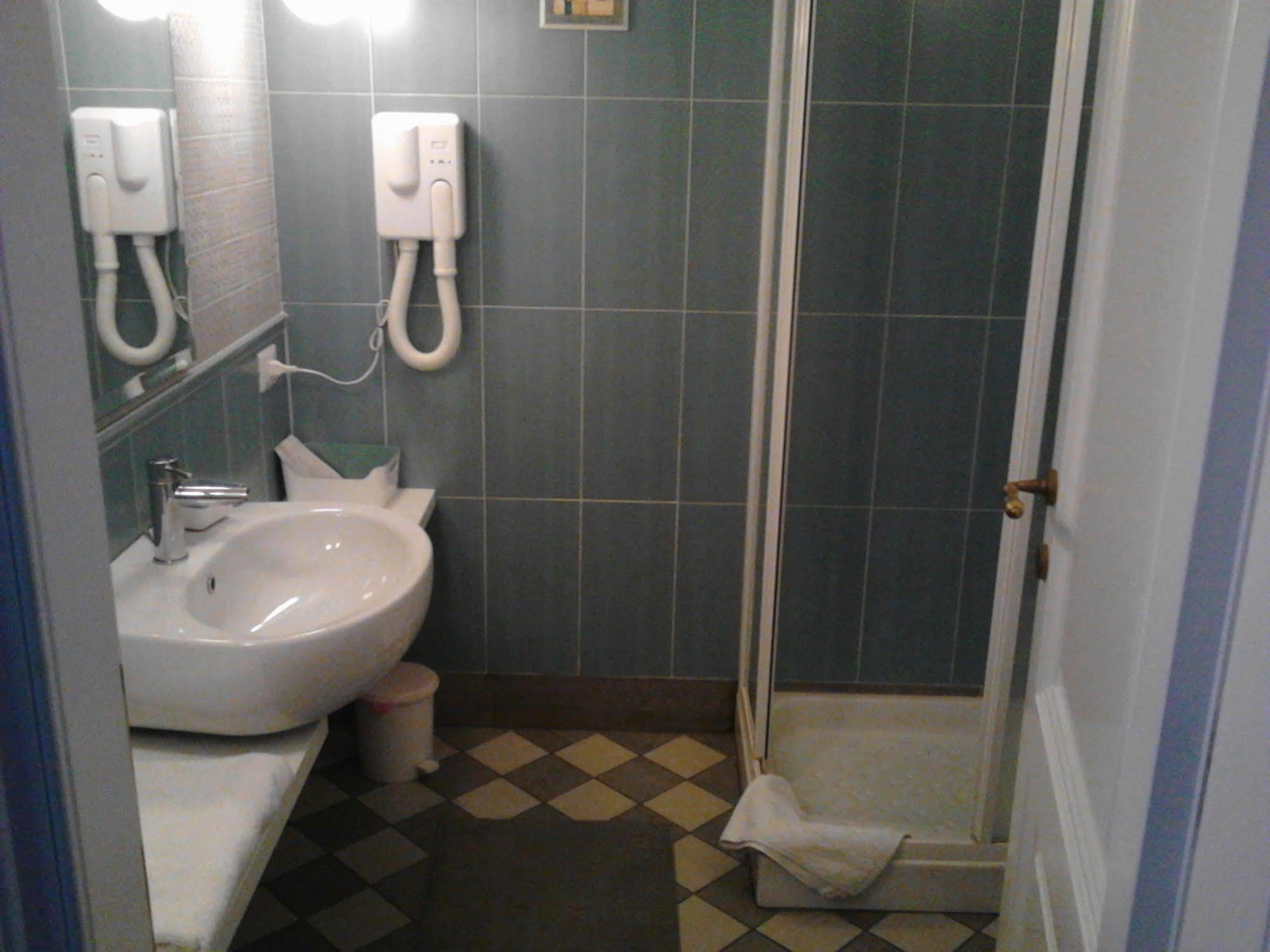 Le Stanze Di Pietro Bed & Breakfast Rome Exterior photo